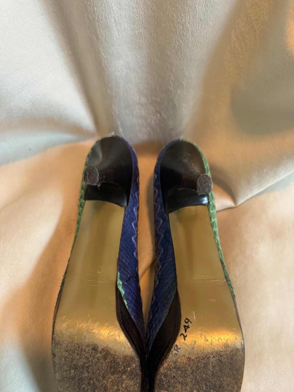 Stuart Weizman Python Multi-Color Peep Toe Pumps Heels - Picture 4 of 4